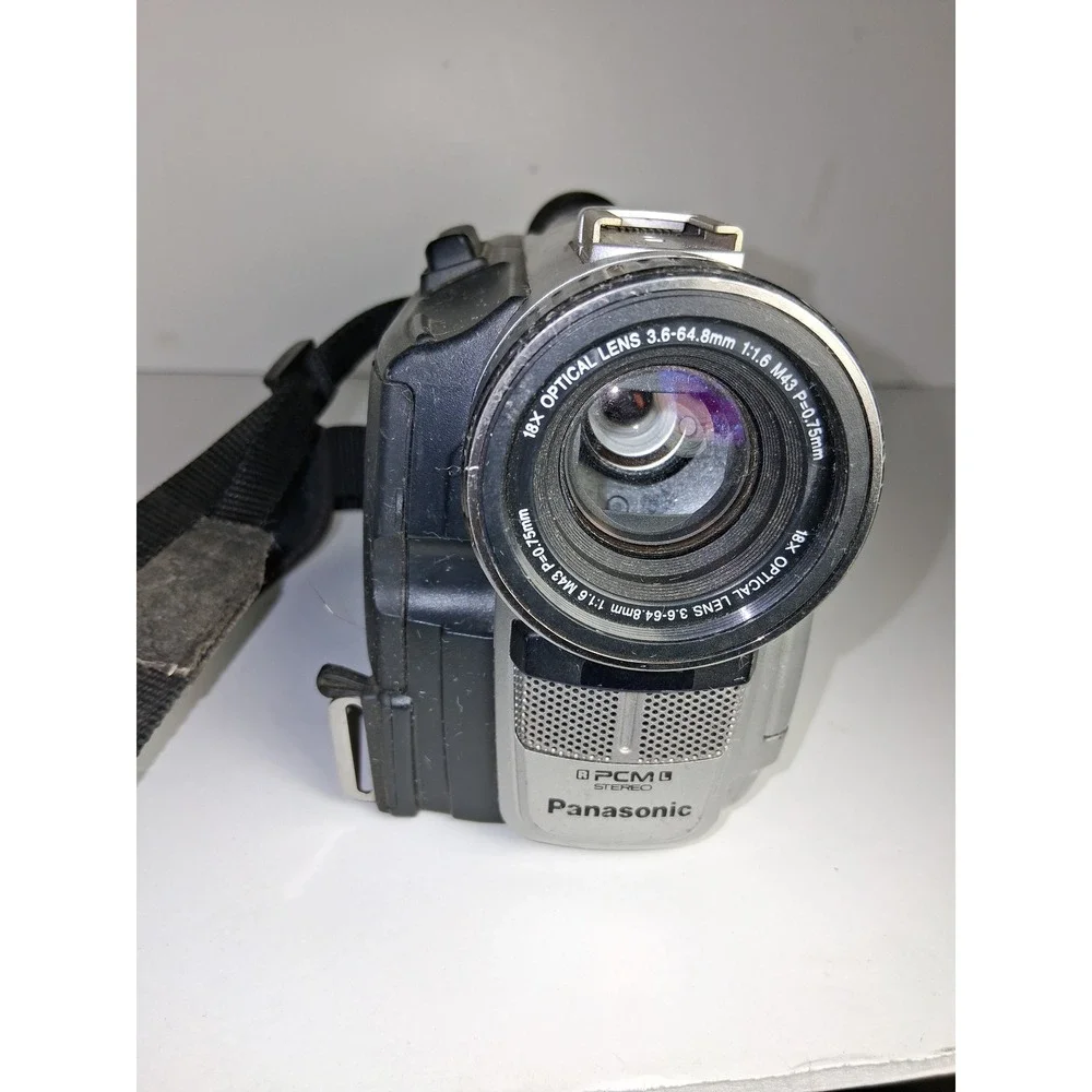 Panasonic PV-DV51D Palmcorder MiniDV Camcorder 18x Optical 300x untested